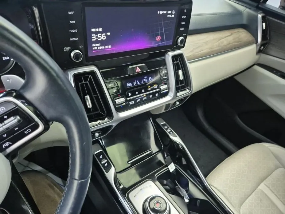 Kia Sorento — фото 9