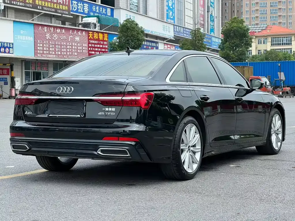 Audi A6L — фото 7