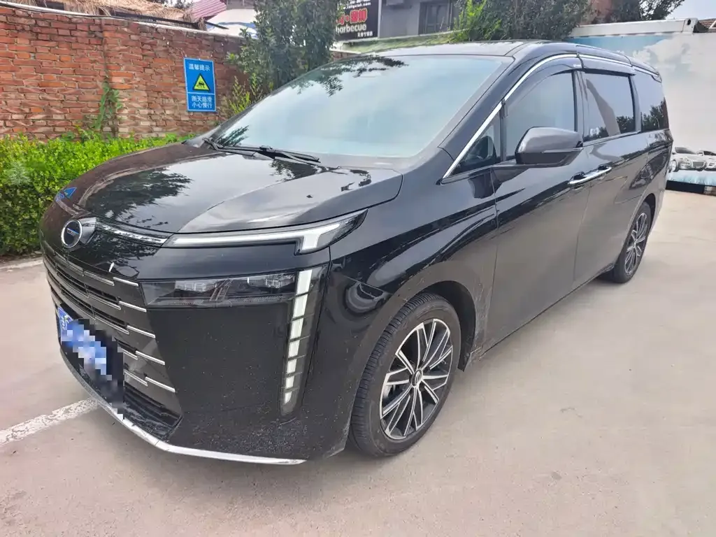 GAC Motor Trumpchi E8 — фото 1