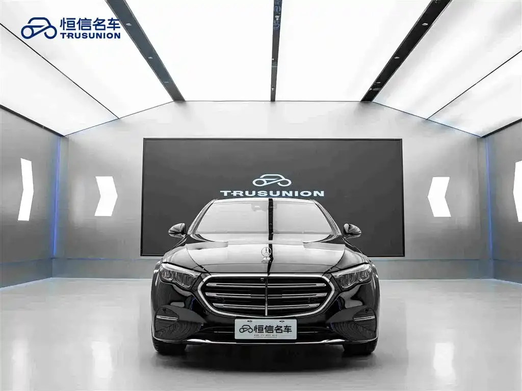 Mercedes-Benz E-Class — фото 8
