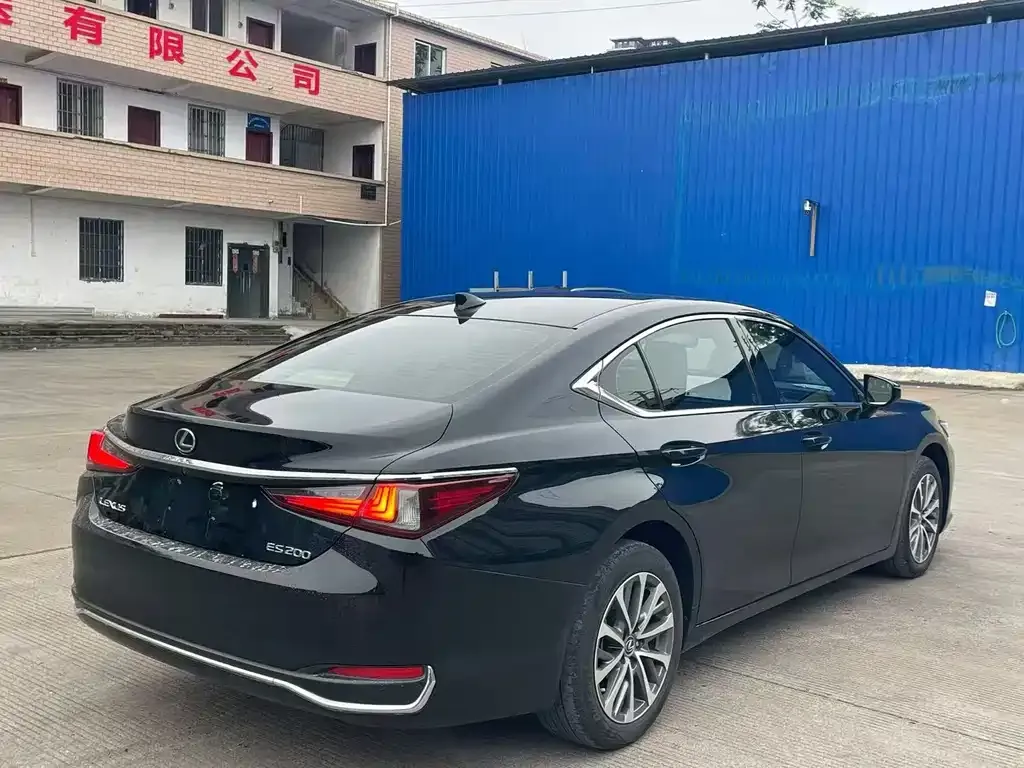 Lexus ES — фото 5