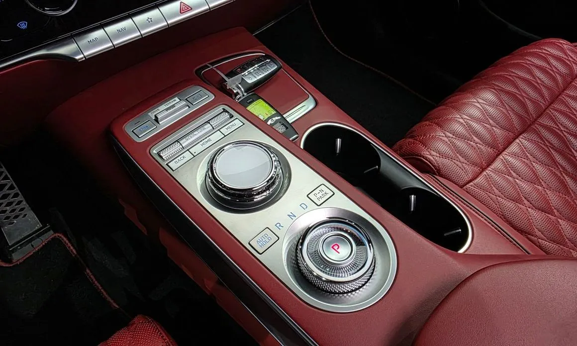 Genesis GV70 — фото 10