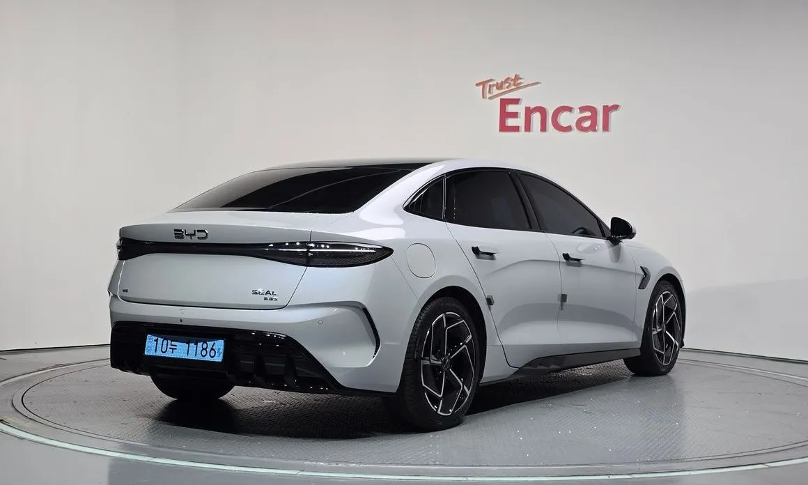 BYD Seal — фото 3