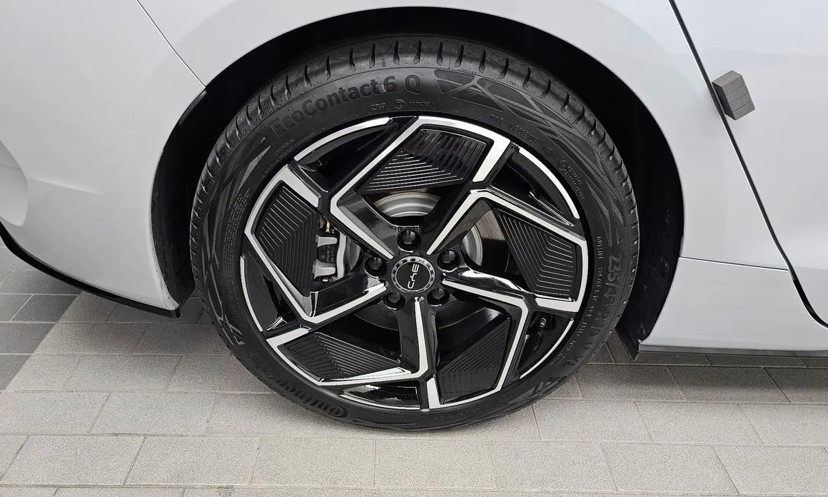 BYD Seal — фото 8