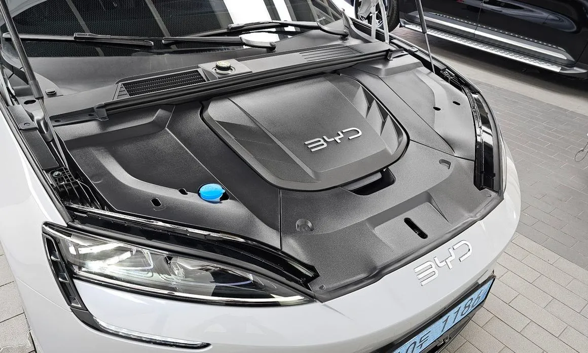 BYD Seal — фото 10