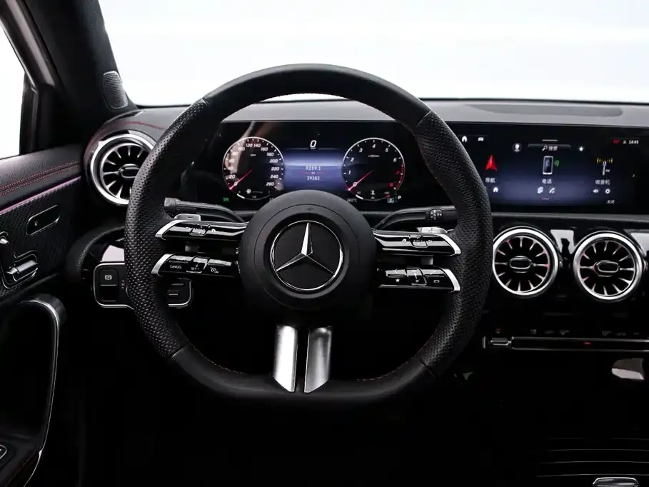 Mercedes-Benz A-Class — фото 6