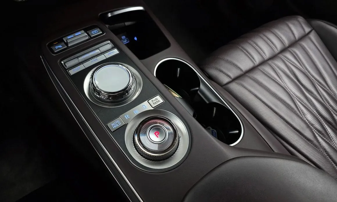 Genesis GV70 — фото 4