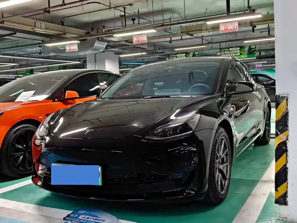 Tesla Model 3 — фото 1