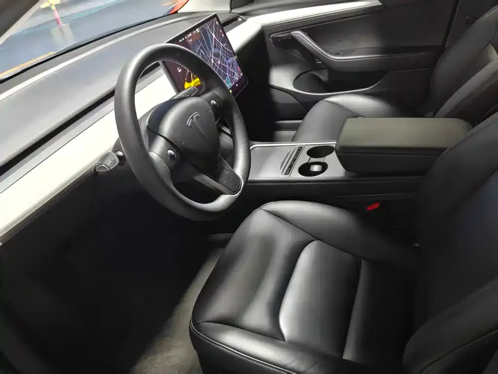 Tesla Model 3 — фото 8