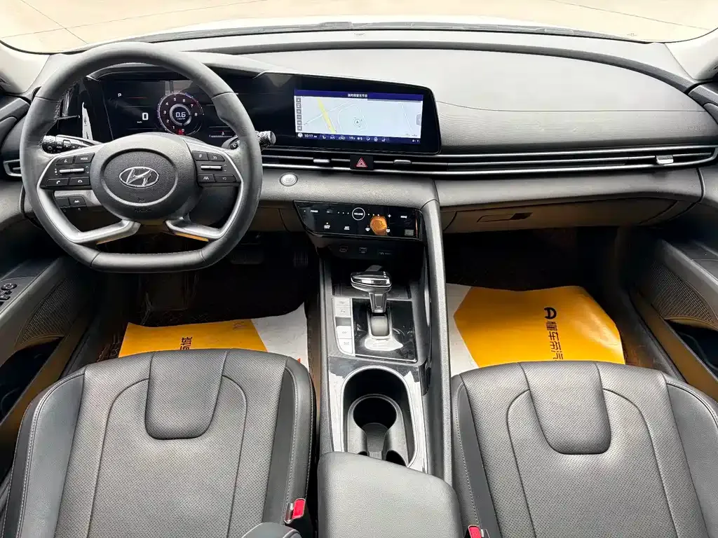 Hyundai Elantra — фото 10