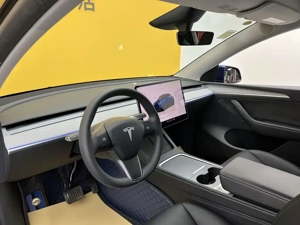 Tesla Model Y — фото 7