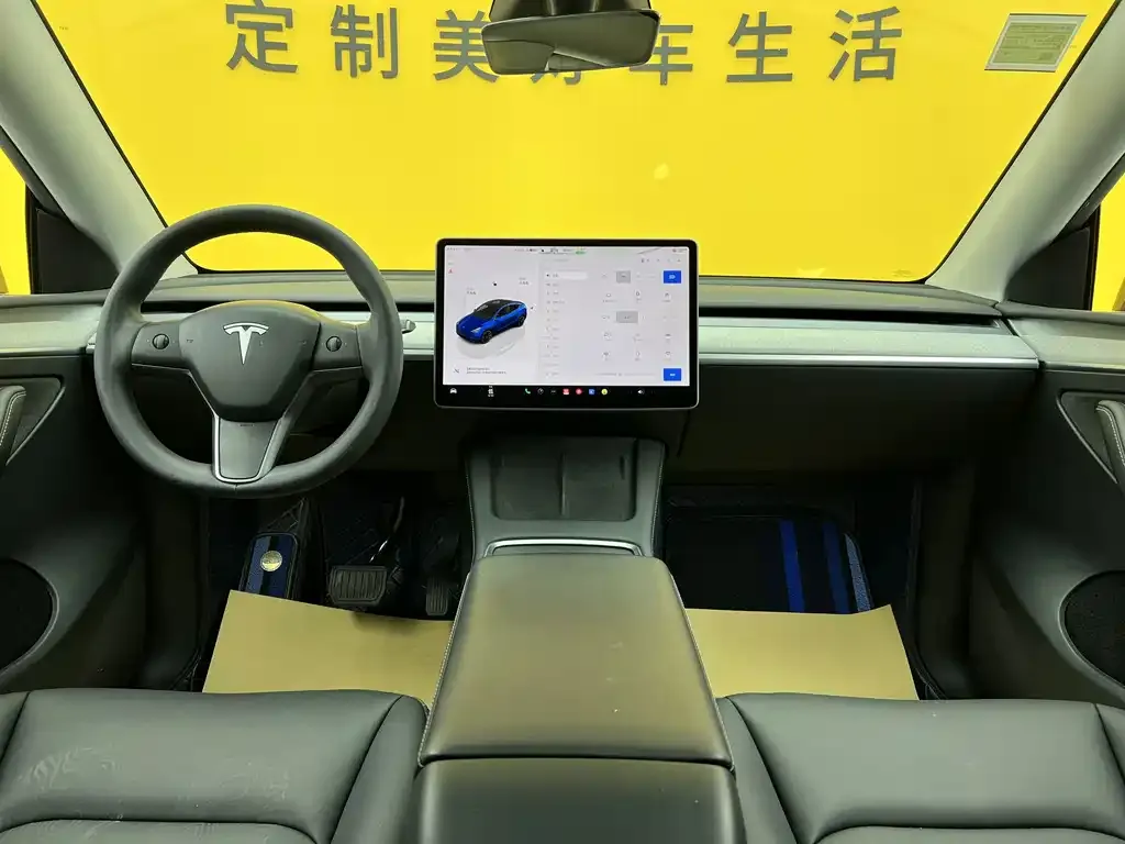 Tesla Model Y — фото 9