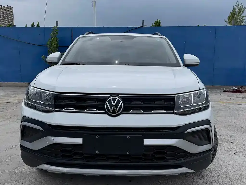 Volkswagen T-Cross — фото 1