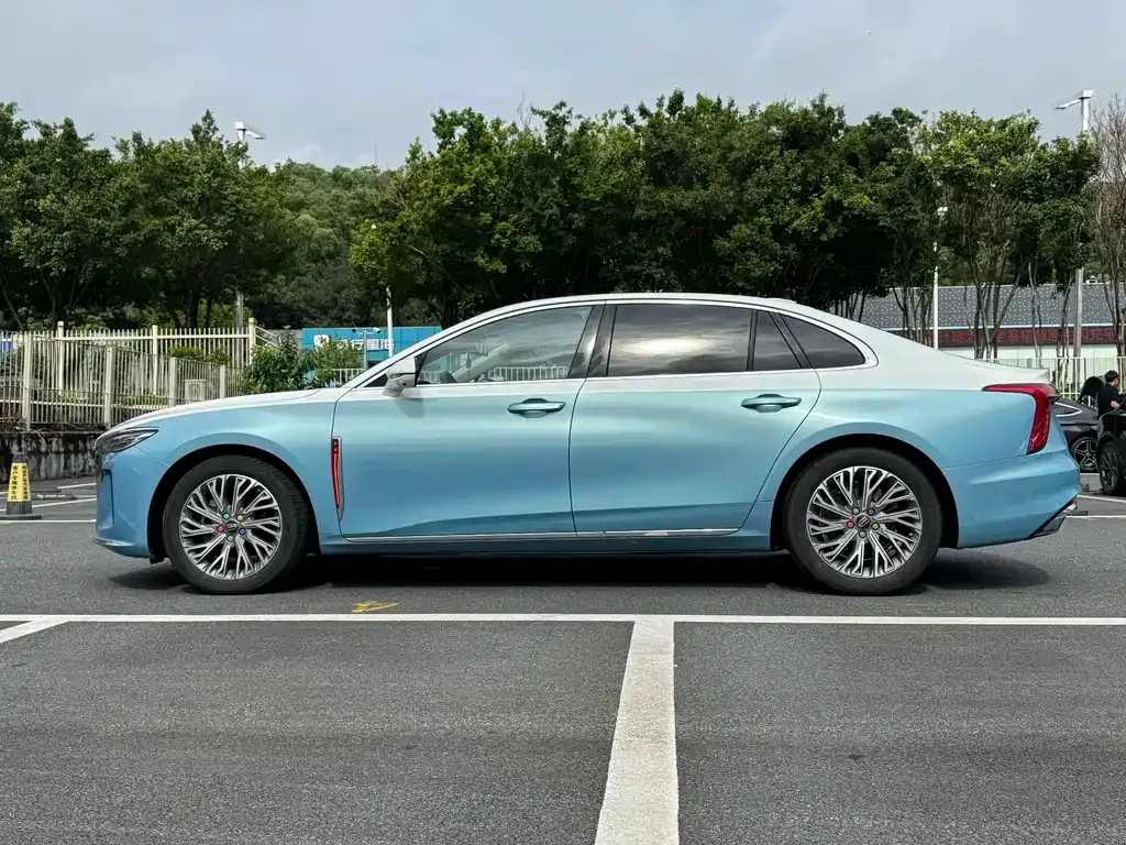 Hongqi H5 — фото 4
