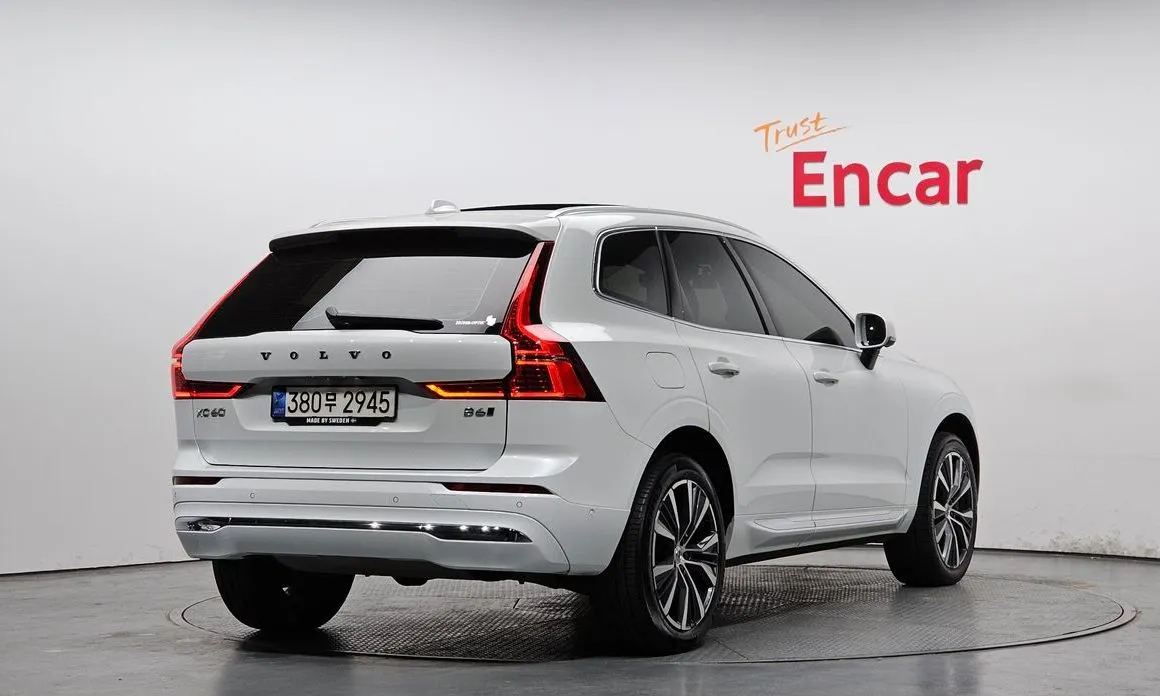 Volvo XC60 — фото 5