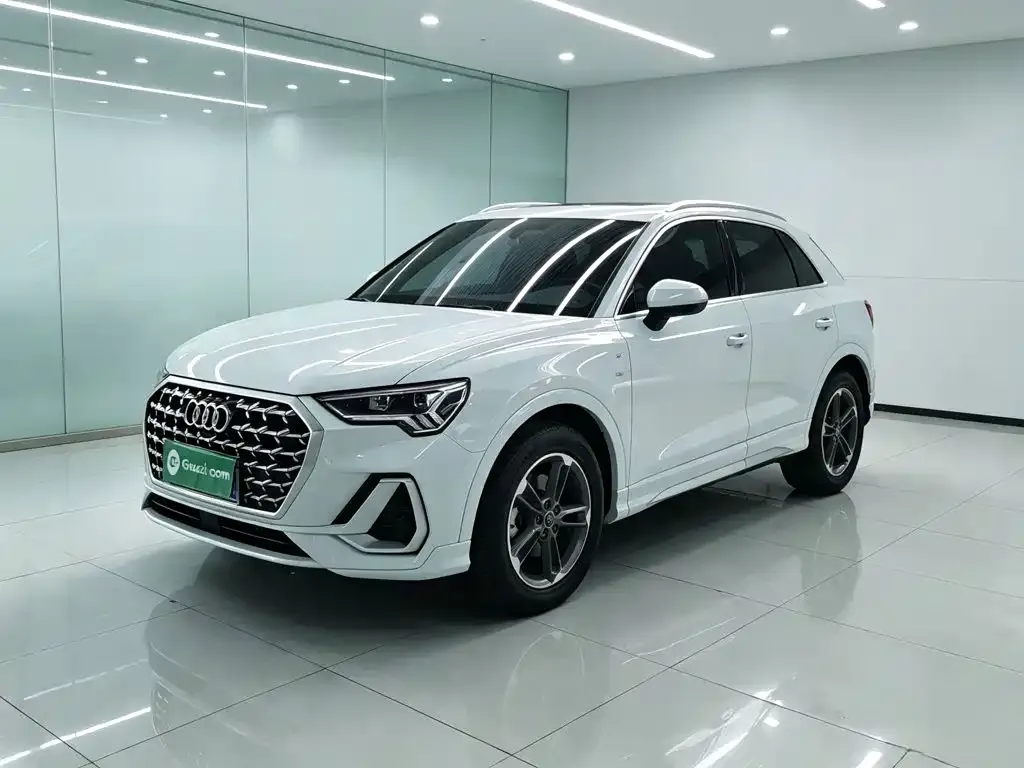 Audi Q3 — фото 1