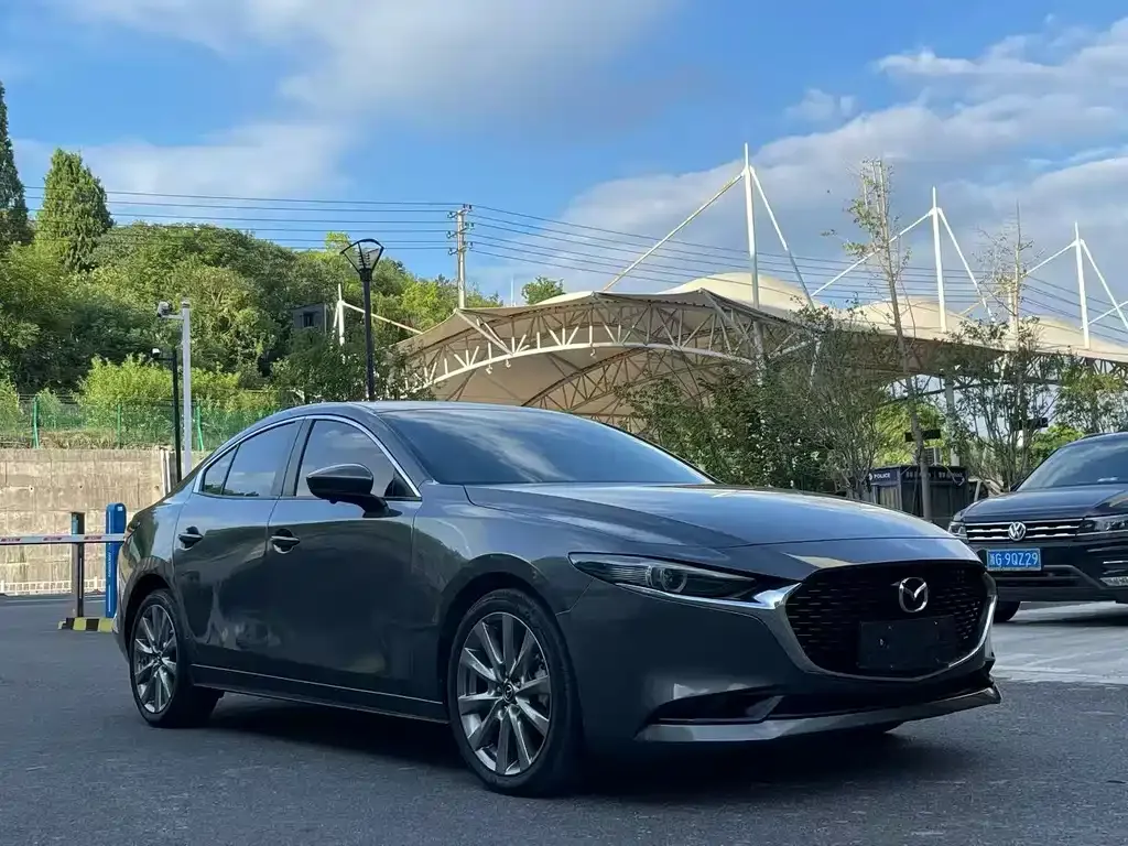 Mazda 3 Axela — фото 1