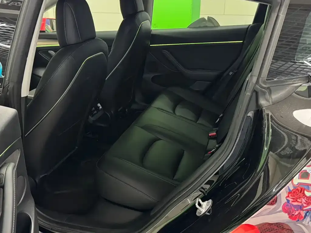Tesla Model 3 — фото 3