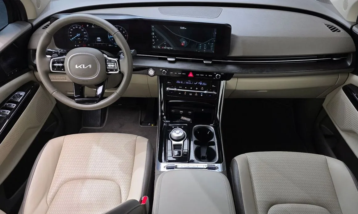 Kia Carnival — фото 10