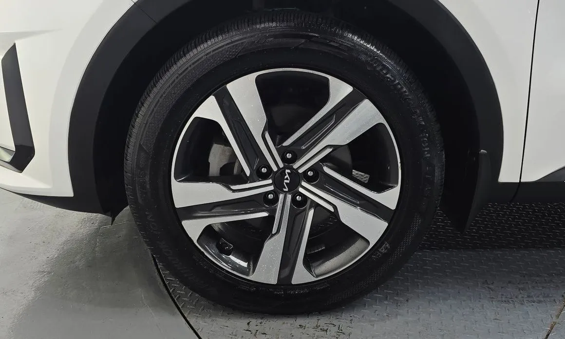 Kia Sorento — фото 8