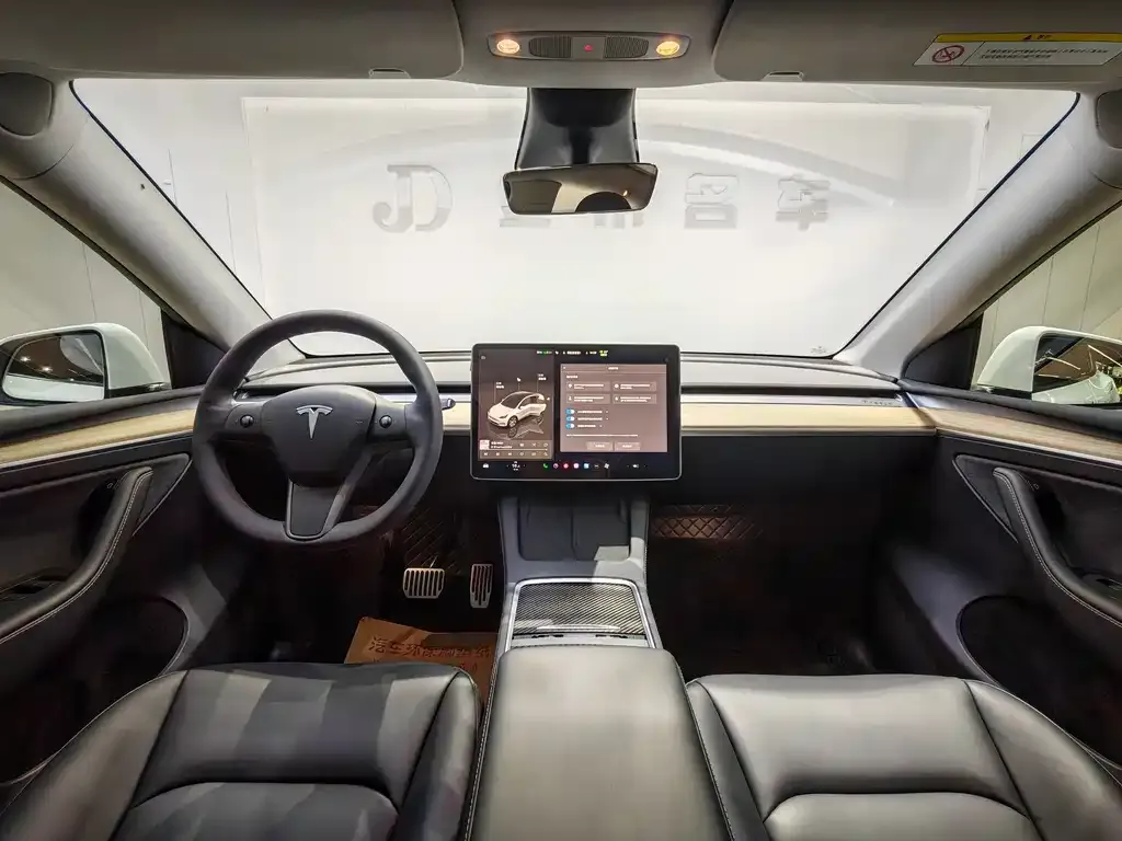 Tesla Model Y — фото 2
