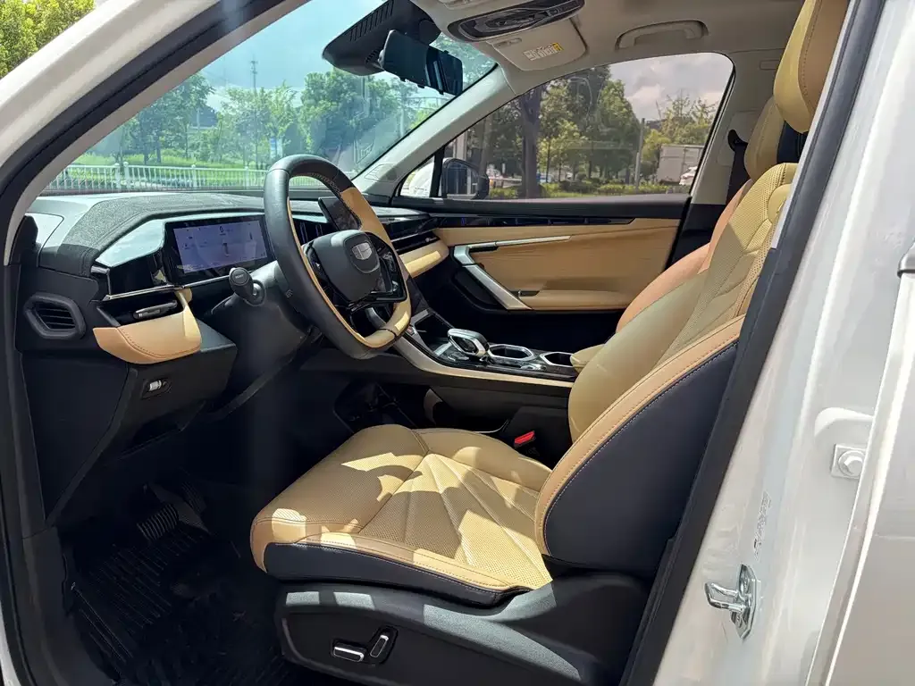Geely Boyue L — фото 3