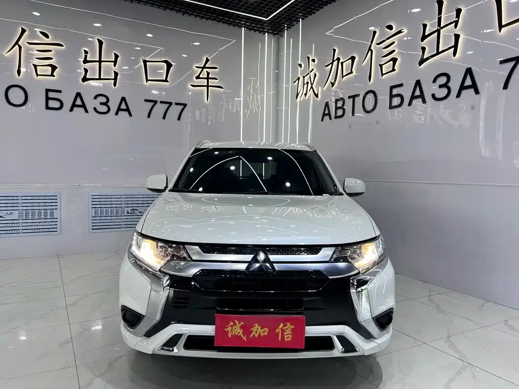 Mitsubishi Outlander — фото 8