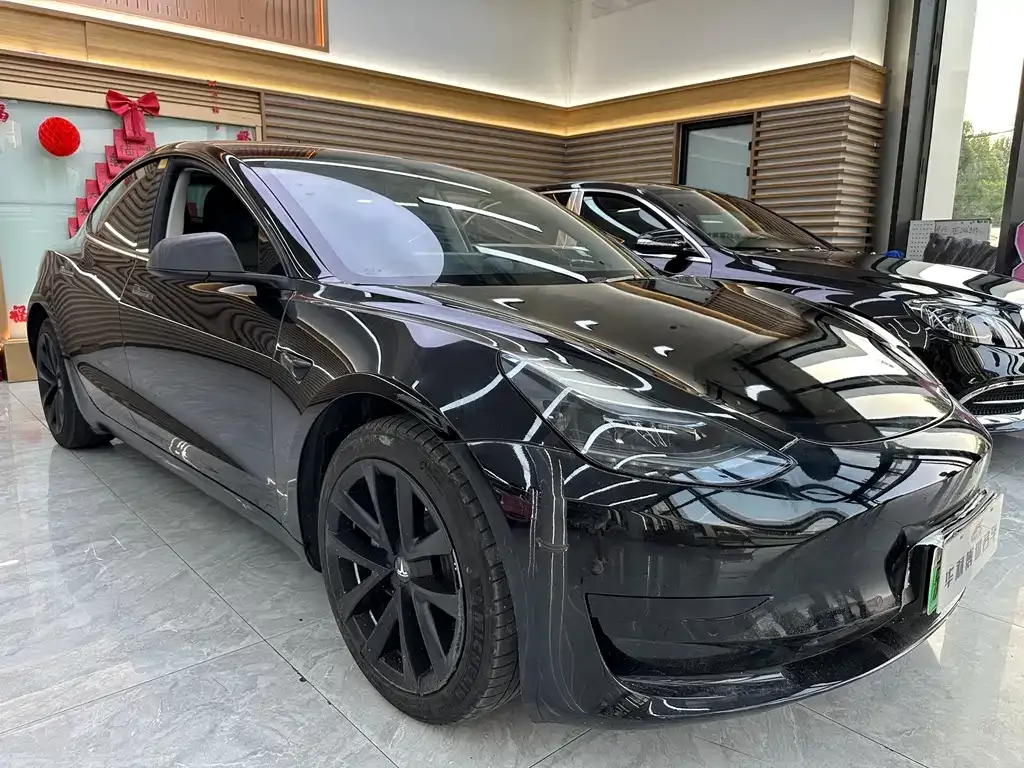 Tesla Model 3 — фото 10