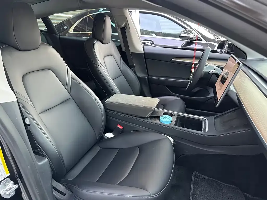 Tesla Model 3 — фото 4