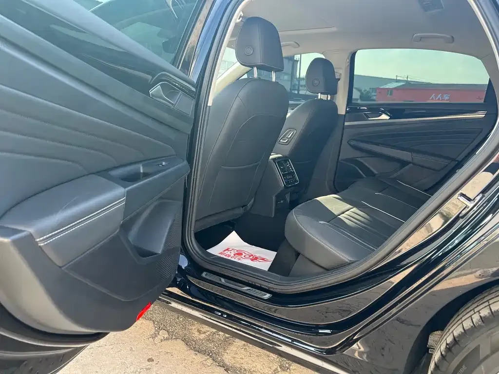 Volkswagen Passat — фото 8