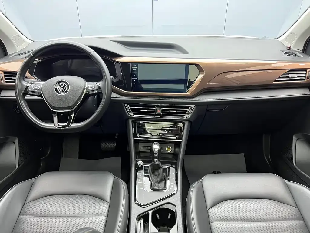 Volkswagen Tharu — фото 6