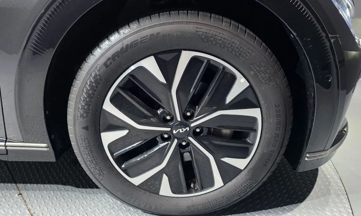 Kia EV6 — фото 8
