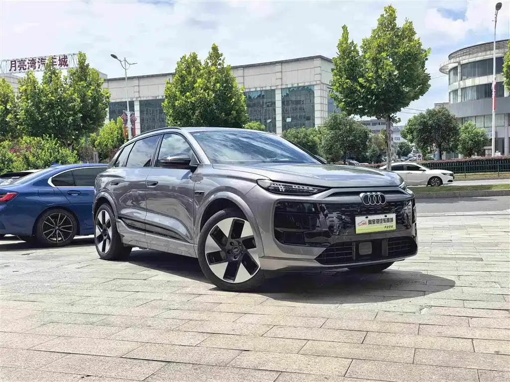 Audi Q6L e-tron — фото 10