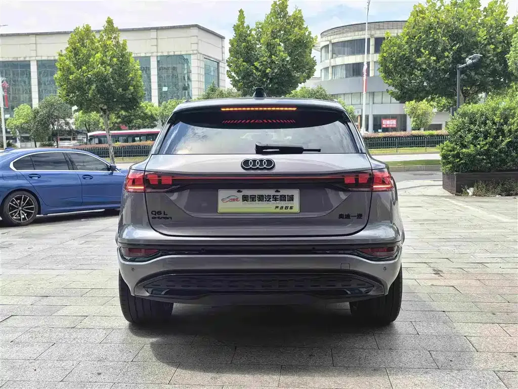 Audi Q6L e-tron — фото 6