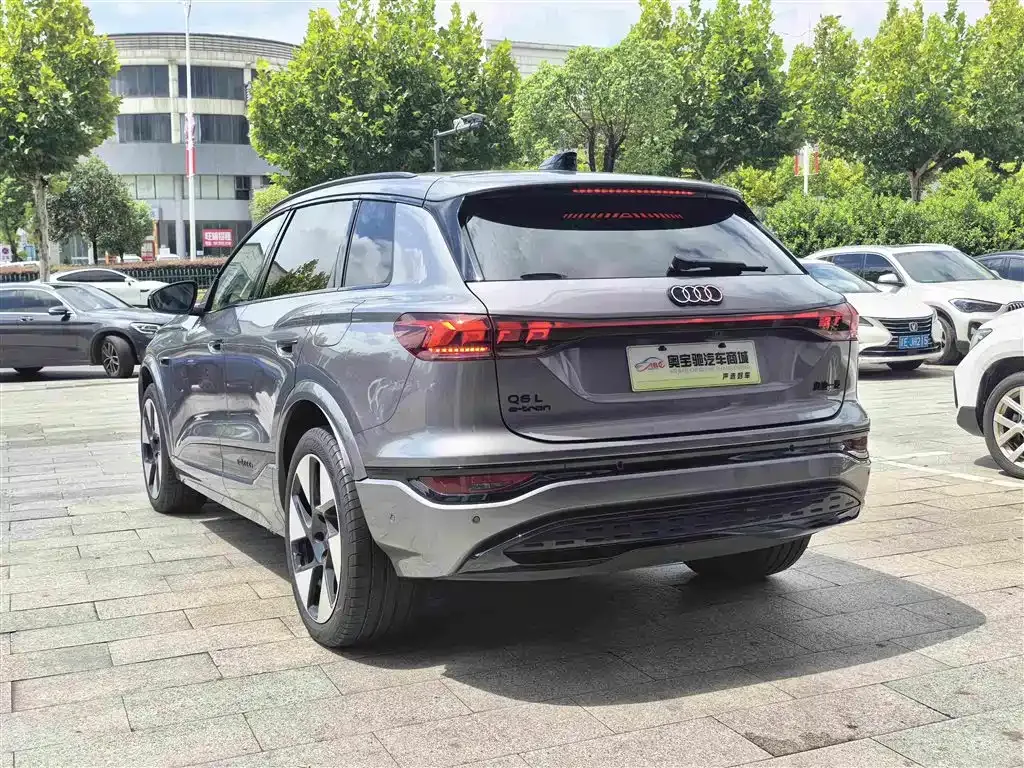 Audi Q6L e-tron — фото 7