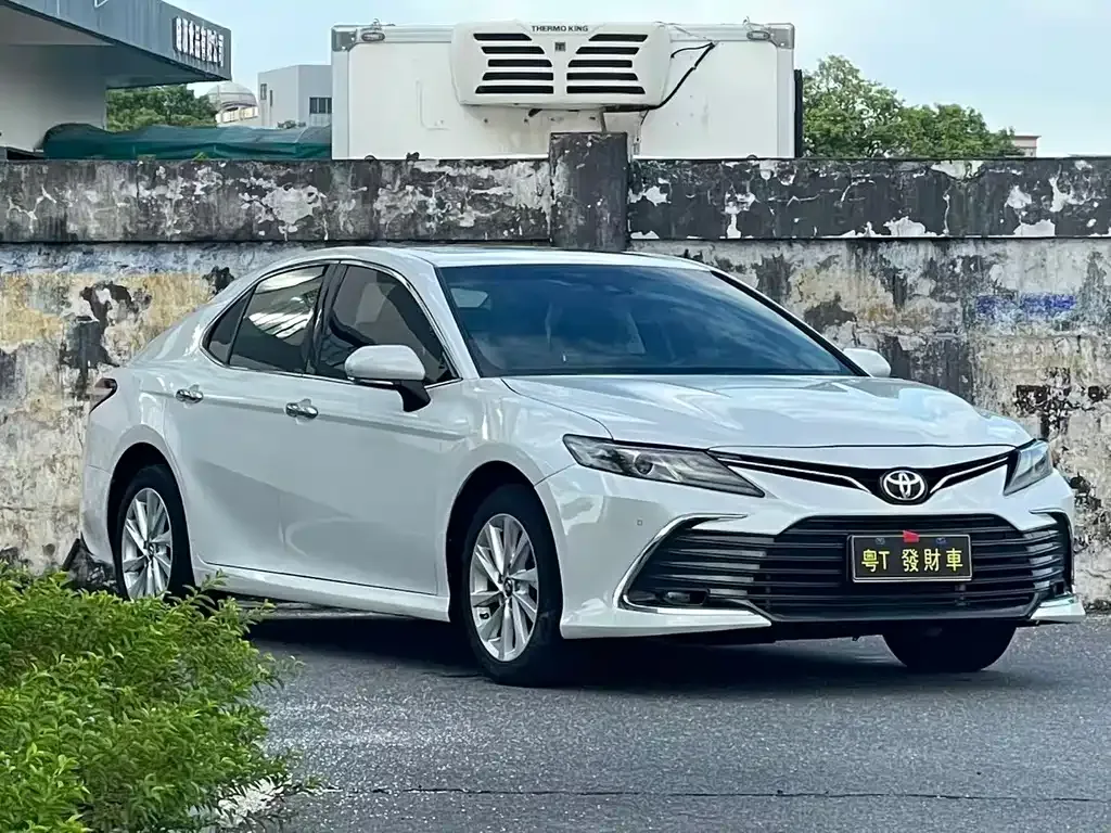 Toyota Camry — фото 8