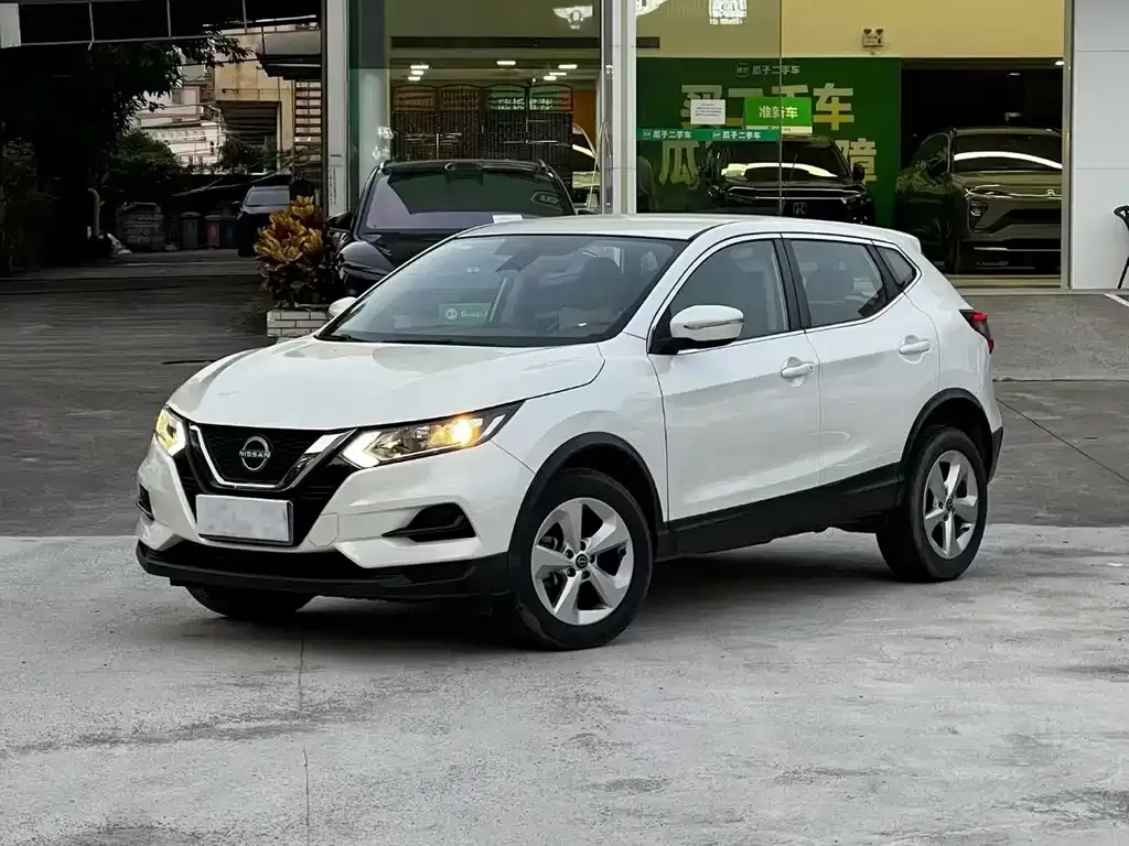 Nissan Qashqai — фото 1