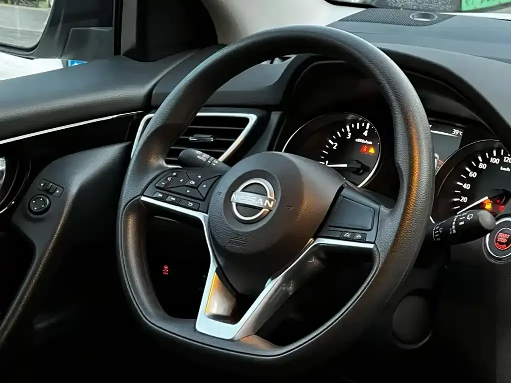 Nissan Qashqai — фото 4