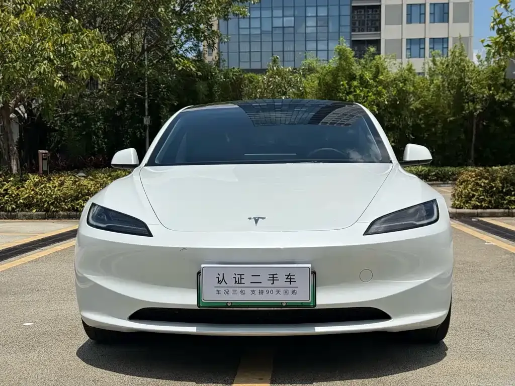 Tesla Model 3 — фото 7
