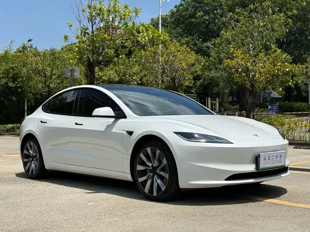 Tesla Model 3 — фото 6