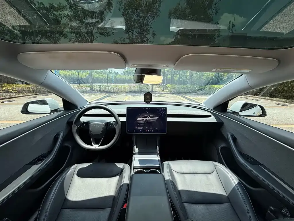 Tesla Model 3 — фото 9