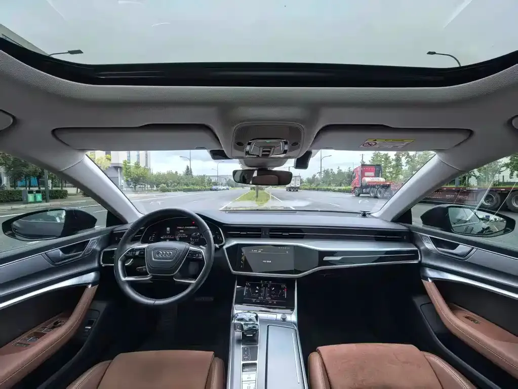 Audi A7L — фото 5