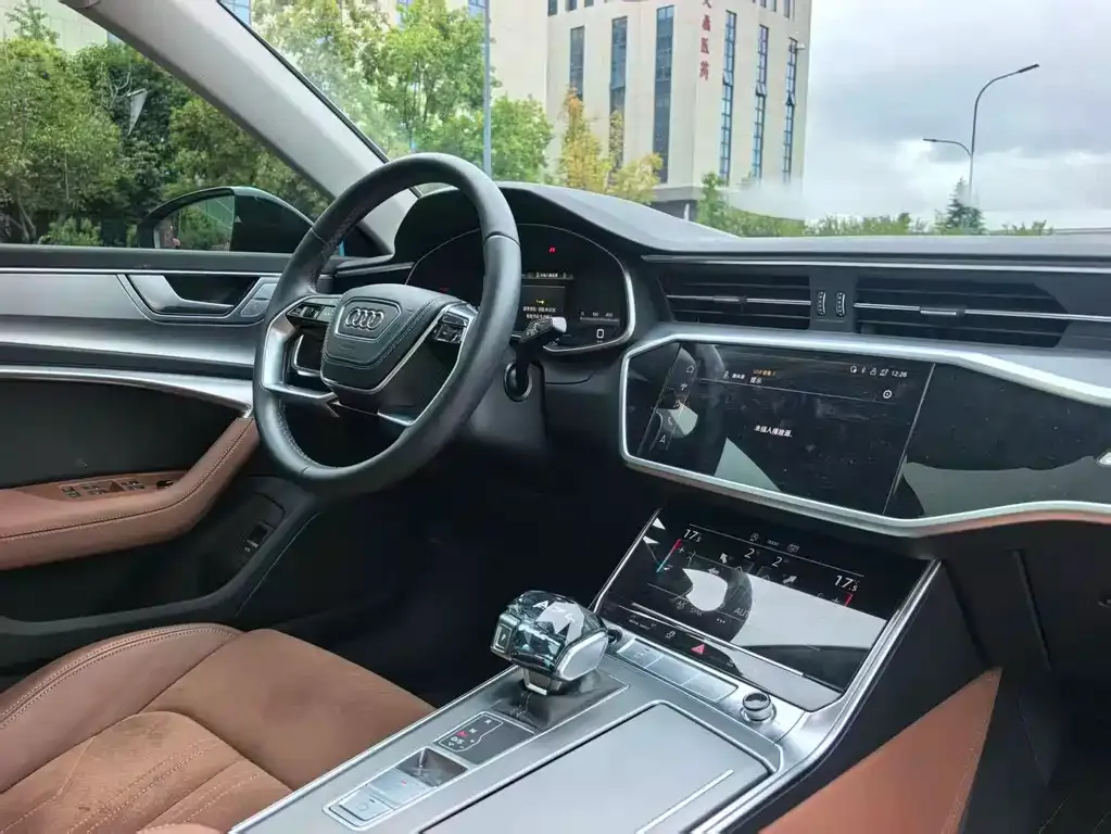 Audi A7L — фото 4