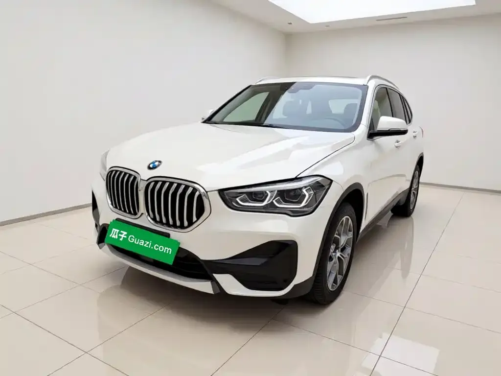 BMW X1 — фото 1