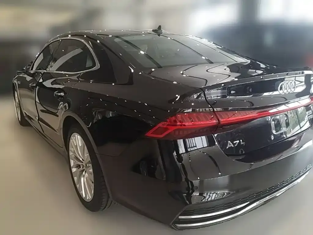 Audi A7L — фото 6