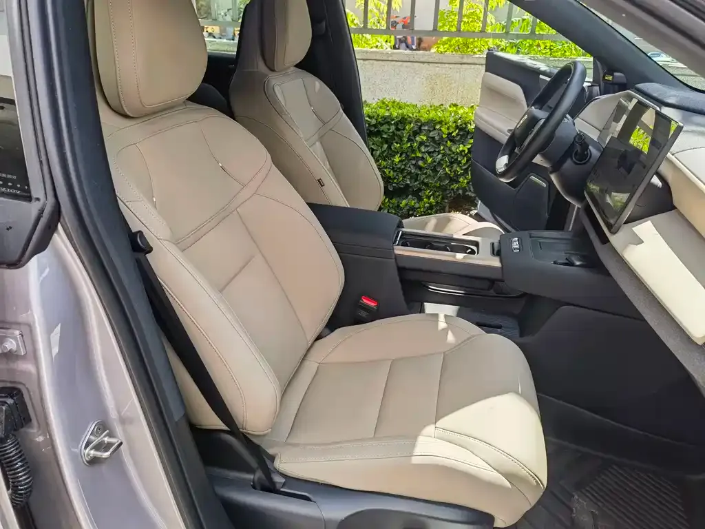 Volvo XC70 Plug-in Hybrid — фото 3