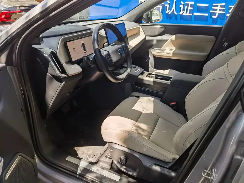 Volvo XC70 Plug-in Hybrid — фото 4