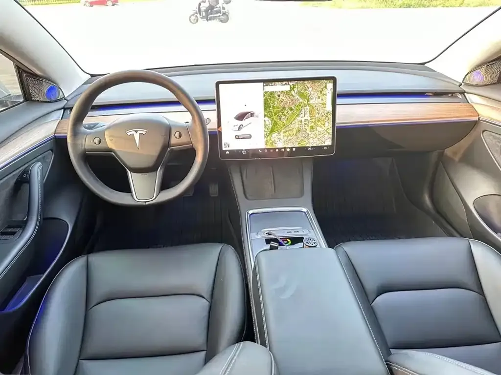 Tesla Model 3 — фото 2