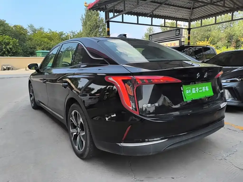 Hongqi E-QM5 — фото 3