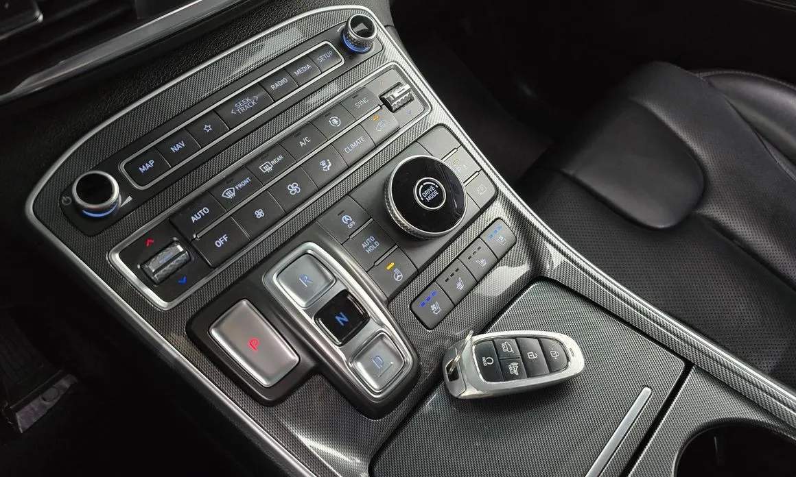 Hyundai Santafe — фото 8